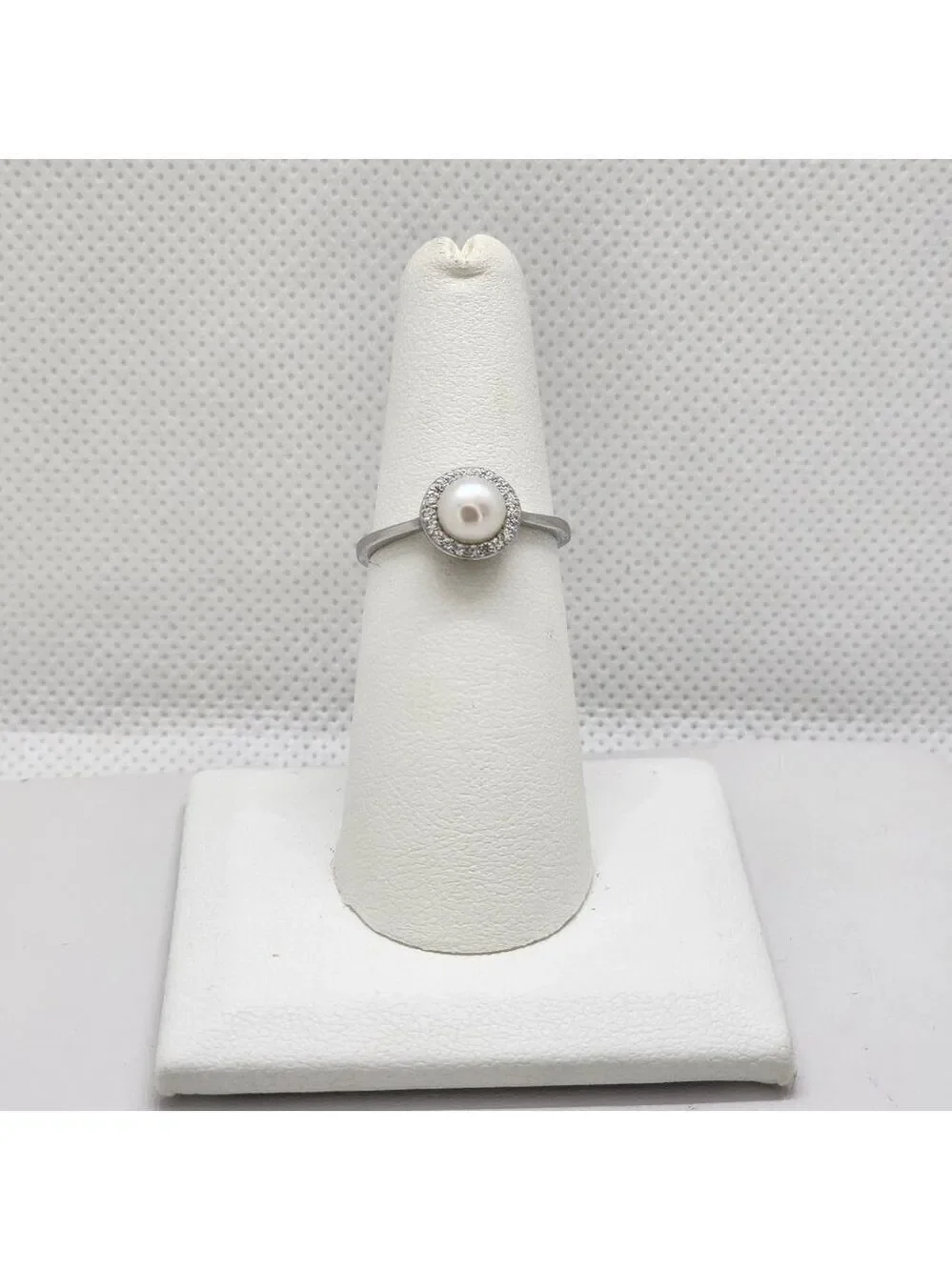 Brand New Sterling Silver 925 Pearl Ring